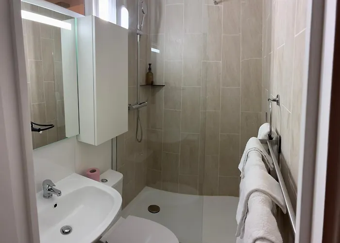 Appartement Number 3 *